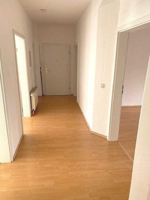 Thumbnail-Helle sonnige 4-R-Wohnung san. Altbau:im EG.104 m² in MD.Stadtfeld-Ost zu vermieten!