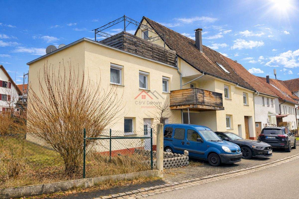 Thumbnail-Großzügiges Wohnhaus mit flexiblen Nutzungsmöglichkeiten in ruhiger Lage von Tuttlingen-Nendingen