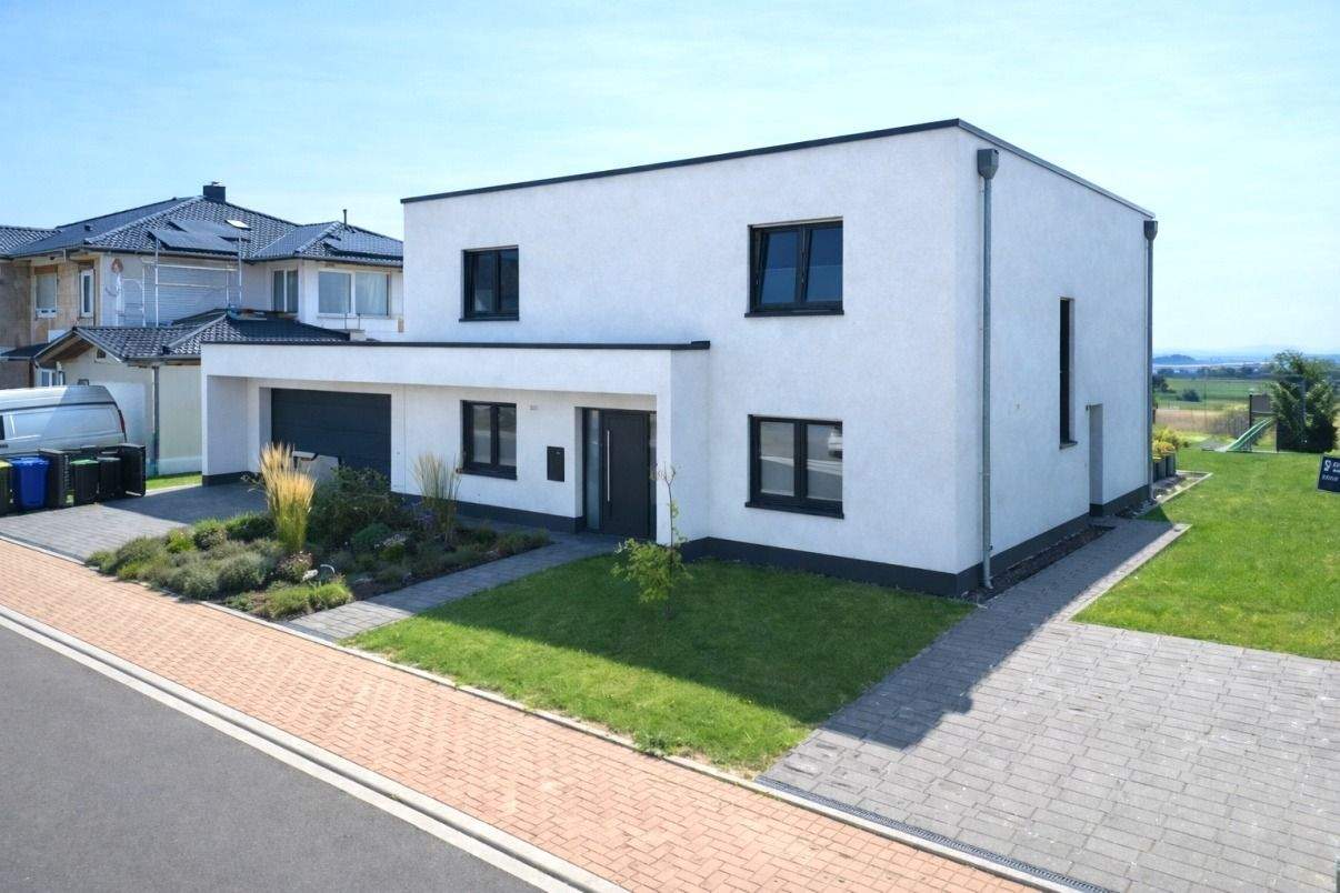 Thumbnail-Neuwertiges Ein- bis Zwei-Familienhaus in sonniger Feldrandlage mit traumhaftem Ausblick