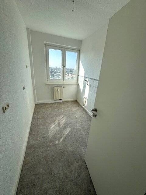 Thumbnail-Schöne stilvolle 3-R-Wohnung im 3.OG mit BLK.ca.58,20 m²zu vermieten.