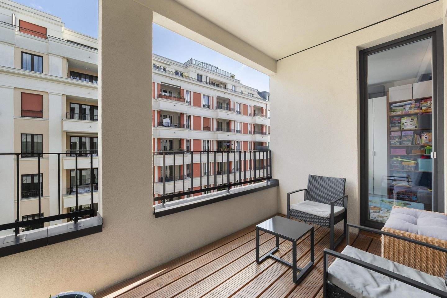 Thumbnail-Stilvolle 3-Zimmer-Stadtwohnung im 4. Obergeschoss mit Loggia in zentraler, ruhiger Lage