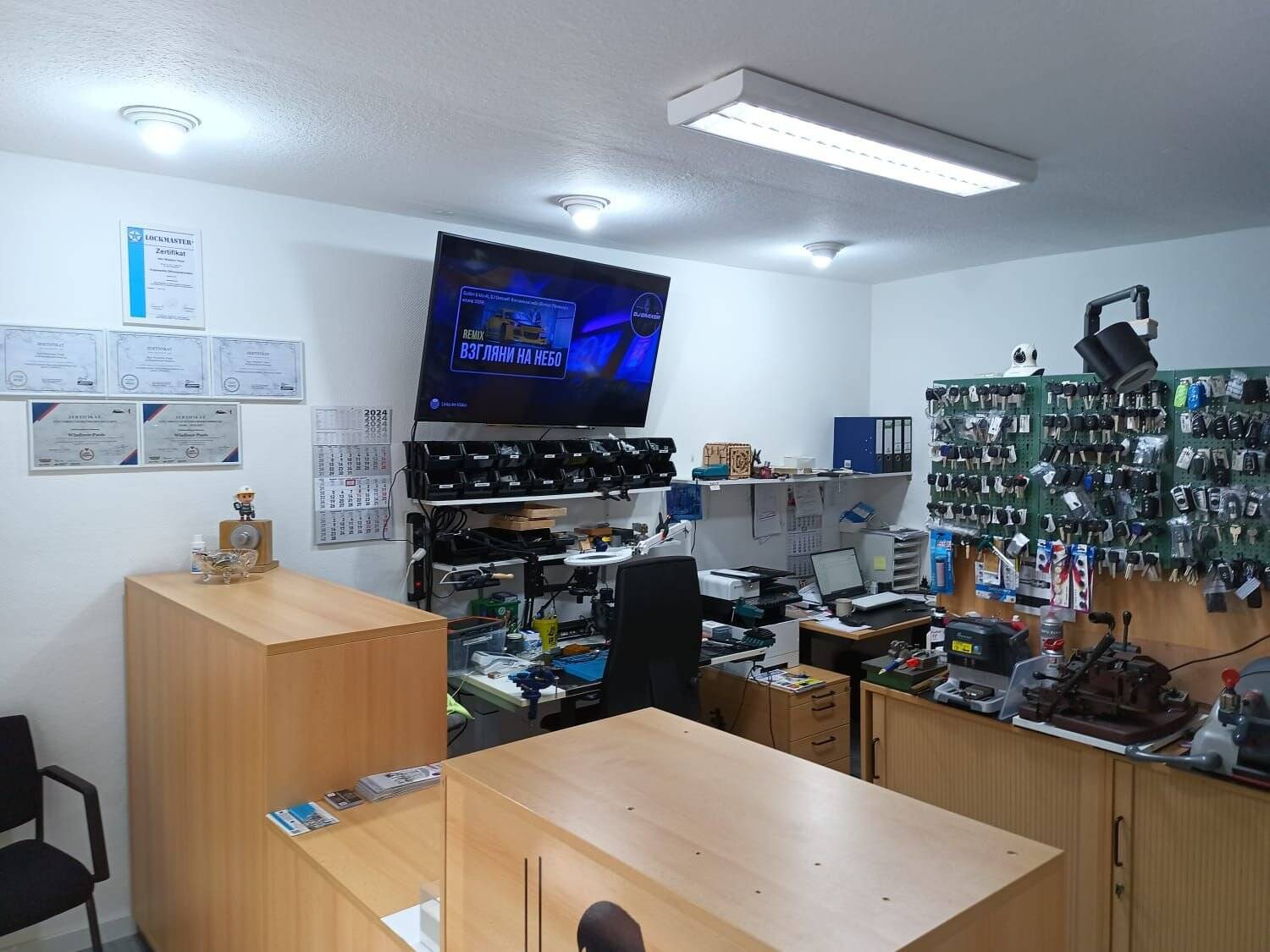 Thumbnail-**NUR 500,- EUR** Vielseitig nutzbares LADEN als PRAXIS, SCHLÜSSEL, FRISEUR, KIOSK, BÜRO zum**TOP-PREIS**