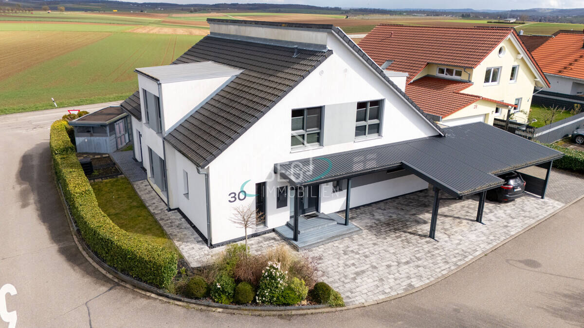 Thumbnail-Stilvolles Einfamilienhaus auf Eckgrundstück mit großzügigem Raumkonzept in ruhiger Lage