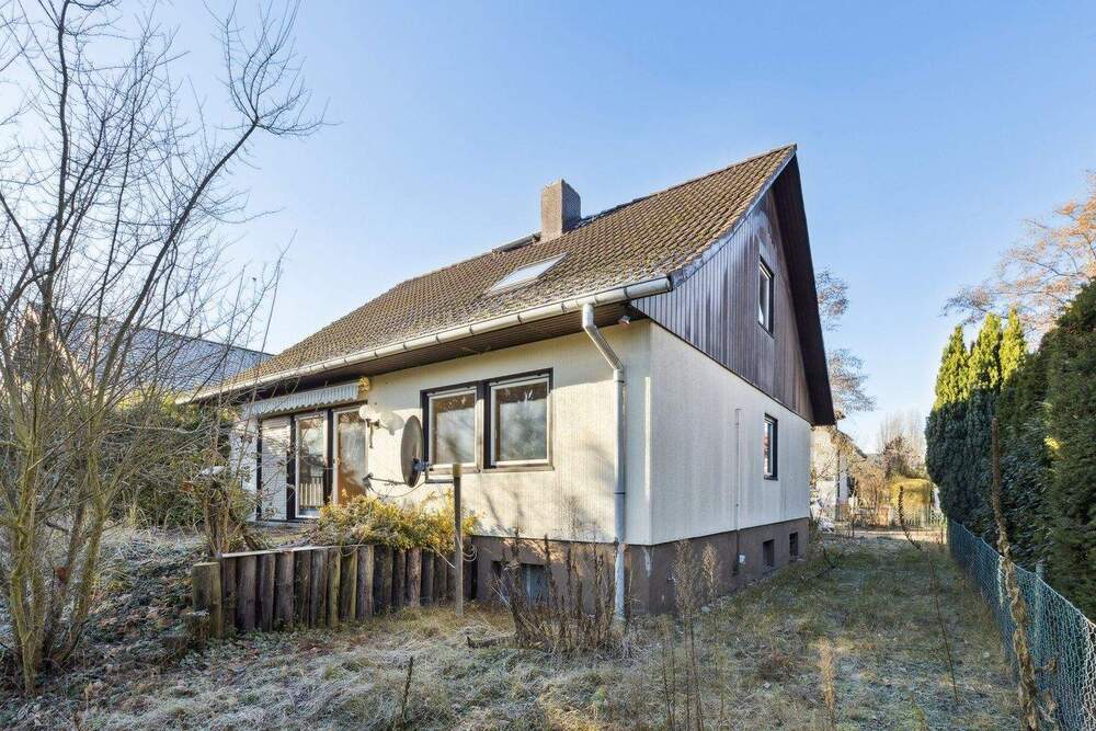 Thumbnail-Platz für Ideen - Sanierungsbedürftiges Einfamilienhaus auf sonnigem Grundstück