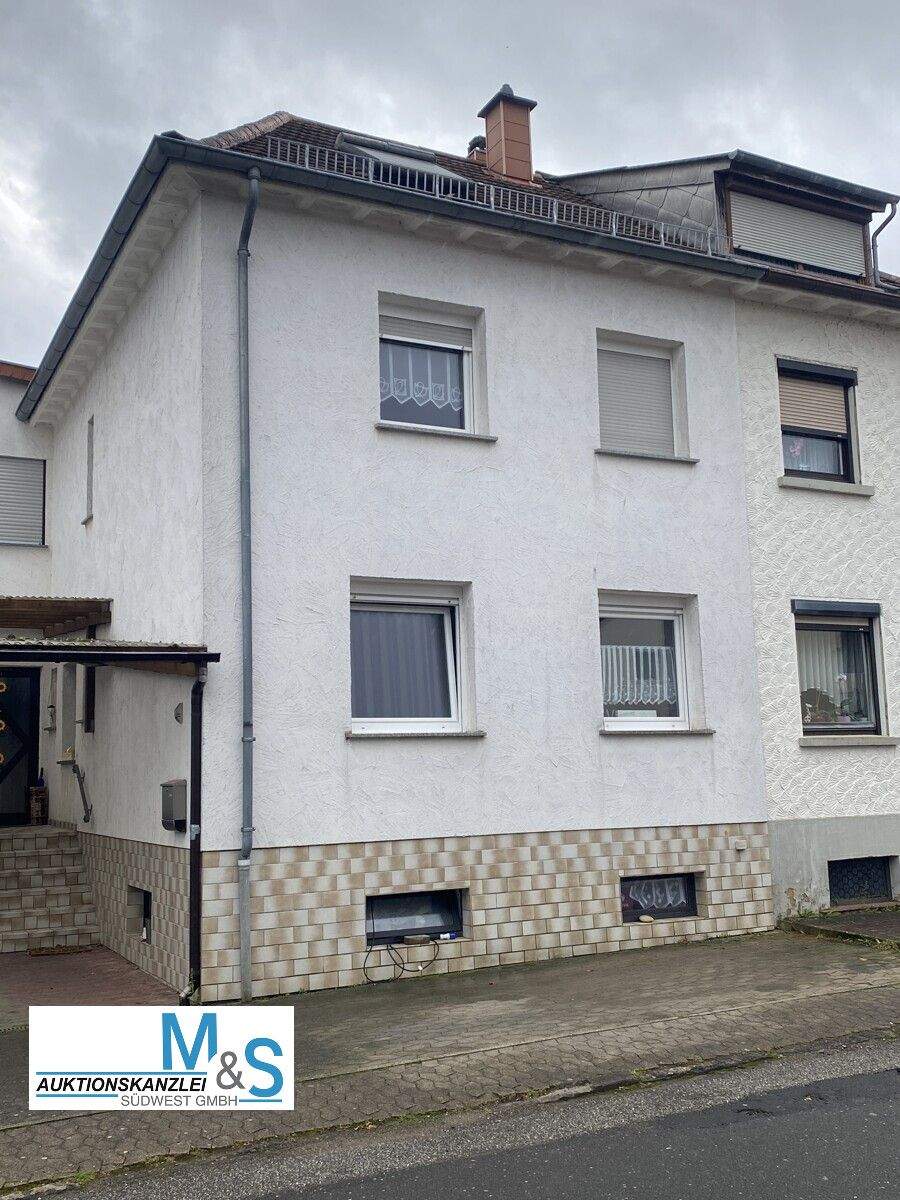 Thumbnail-Schöne Doppelhaushälfte in Blieskastel zu verkaufen!