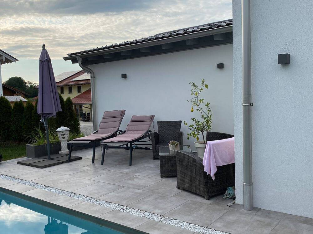 Terrassenbereich am Pool