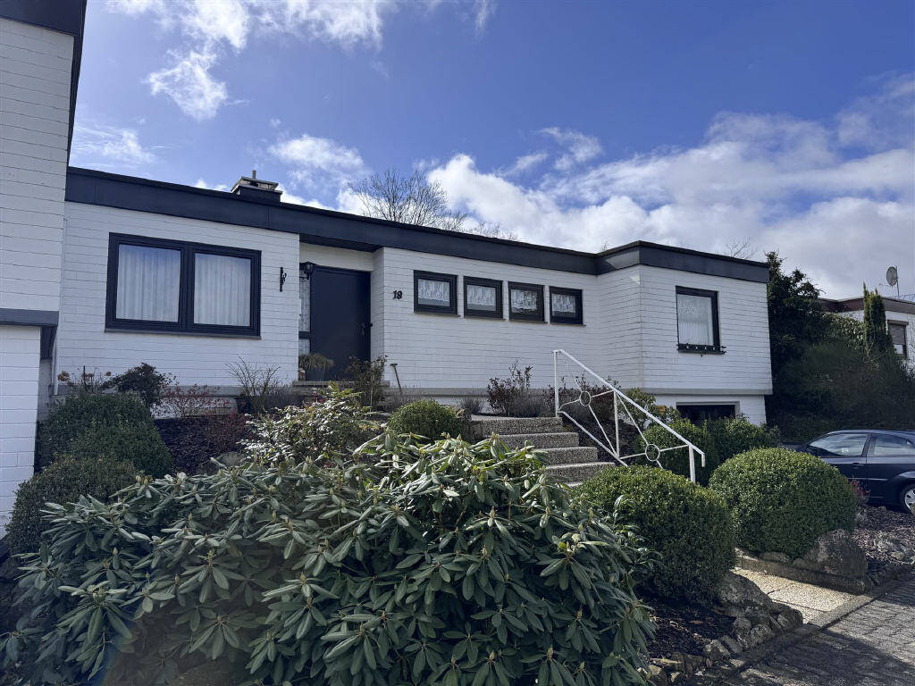 Thumbnail-Wohnen auf einer Ebene - Charmantes Einfamilienhaus mit Traumgarten und Terrasse