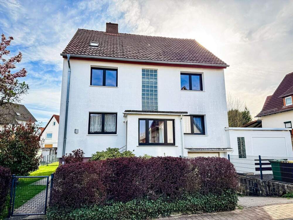 Thumbnail-Attraktives Ein- bis Zweifamilienhaus mit Garten und Garage in Kaufungen