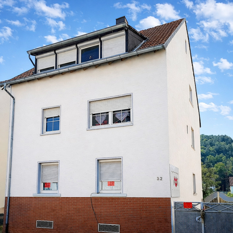Thumbnail-Ein-Zwei-Familienhaus mit Perspektive zum Vermieten