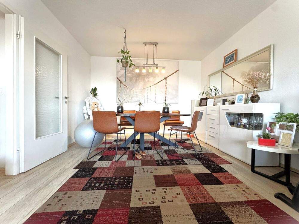 Thumbnail-Attraktive, vermietete 3-Zimmer-Wohnung mit schönem Balkon und Tiefgaragenplatz in Köln-Ostheim