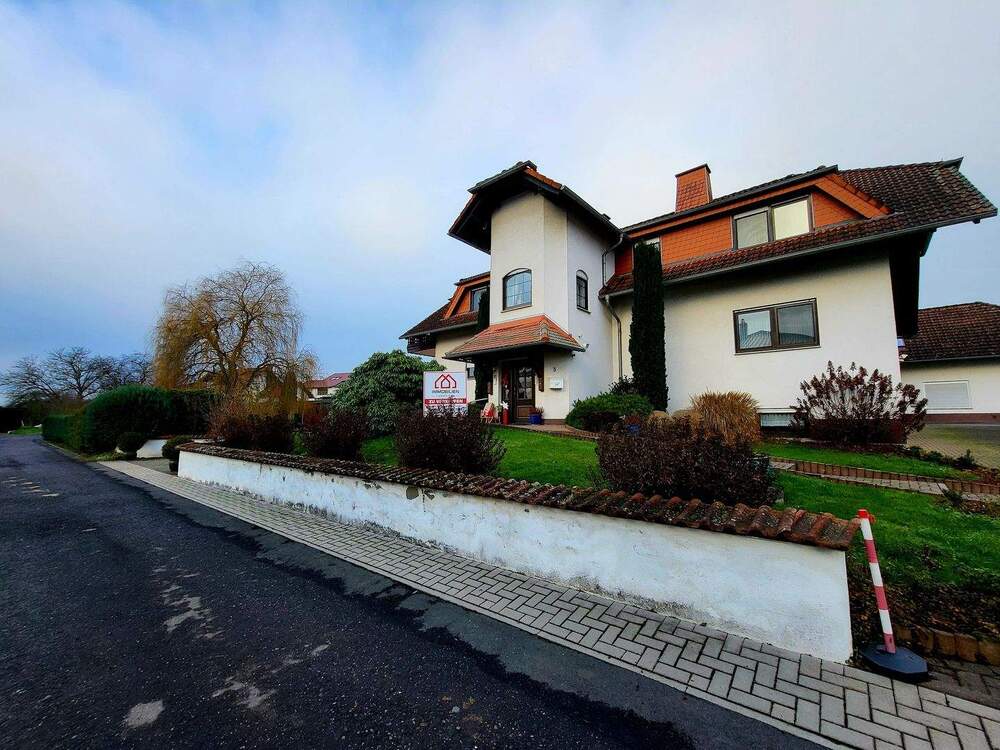 Thumbnail-Exklusives Immobilienensemble mit zwei Häusern, großem Grundstück und Baurecht in Kefenrod