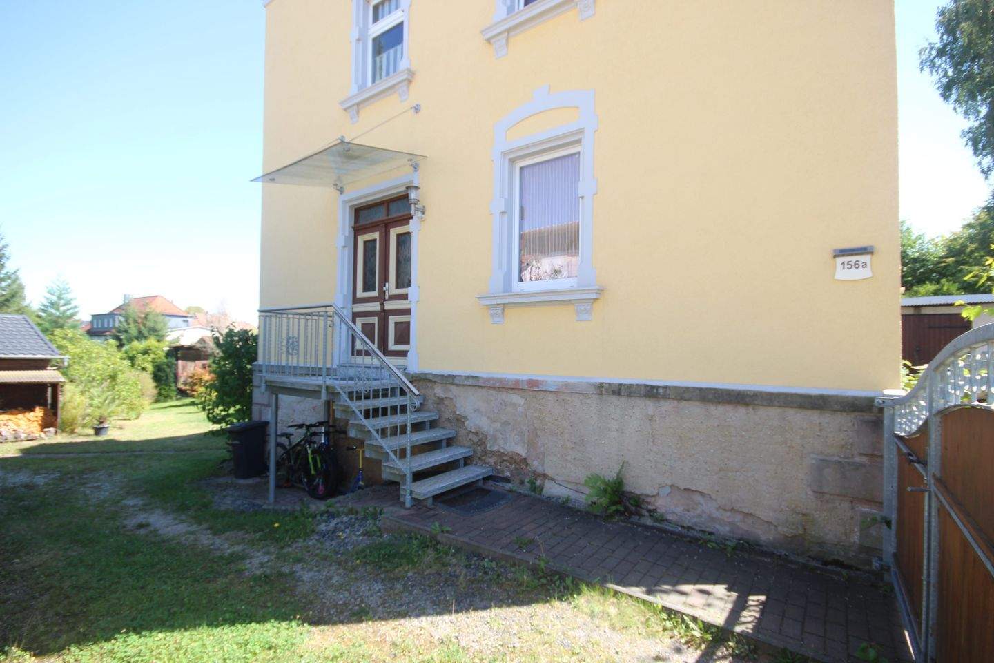 Thumbnail-Charmantes Mehrfamilienhaus mit großzügigem Grundstück in Pößneck