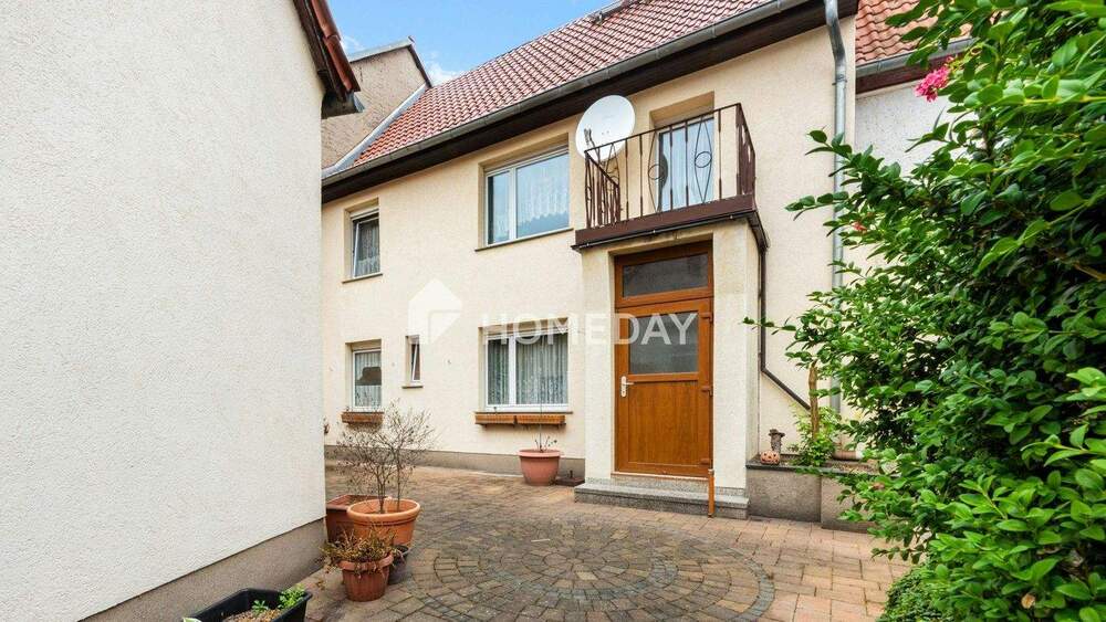 Thumbnail-Gepflegte DHH mit Garage, Innenhof, Balkon und Ausbaupotenzial in ruhiger Lage