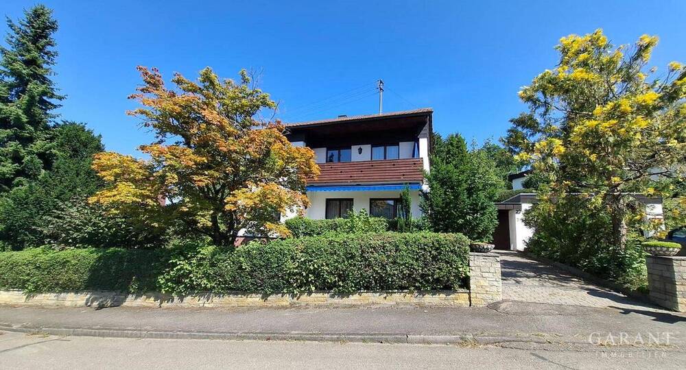 Thumbnail-Großes Einfamilienhaus mit vielen Möglichkeiten !