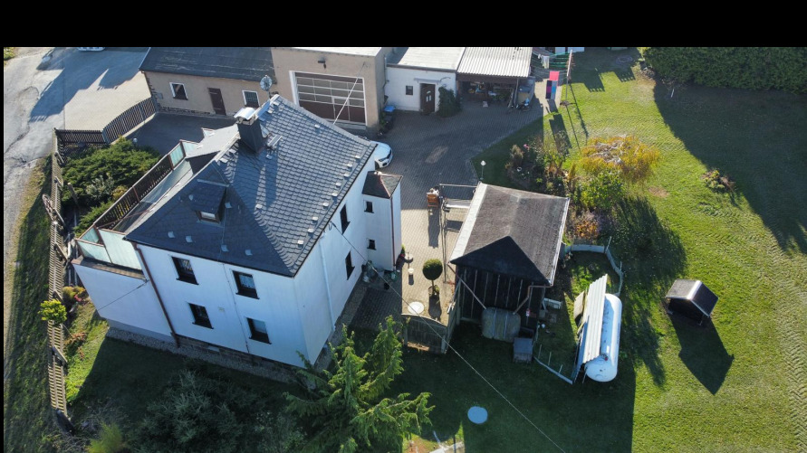 Drohnenaufnahme vom Anwesen