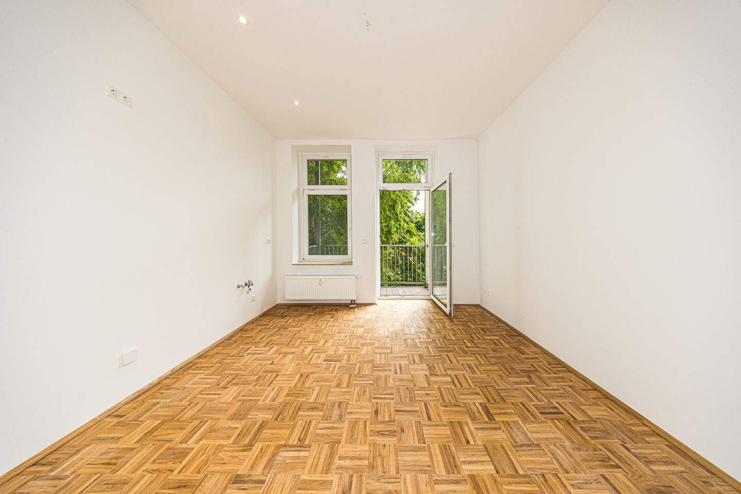 Thumbnail-Charmante 2-Zimmer-Wohnung mit Echtholzparkett und Tageslichtbad