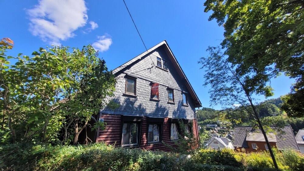 Thumbnail-Modernes Familienhaus mit großem Garten