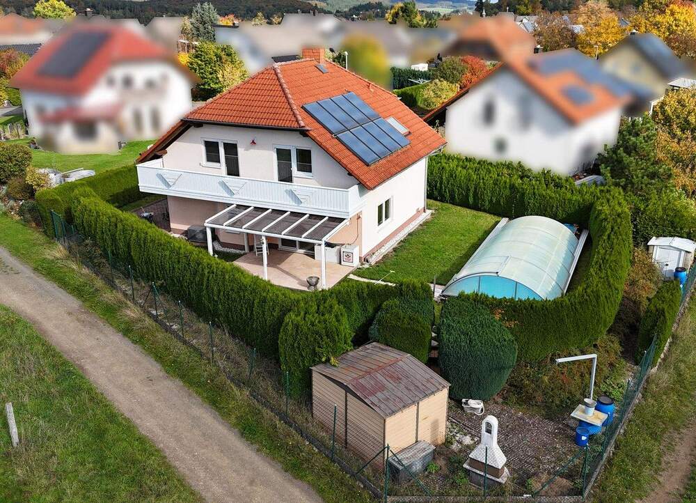 Thumbnail-Natur, Spiel & Spaß: Gepflegtes Haus mit Pool