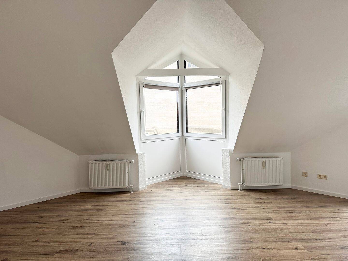 Thumbnail-Dachgeschosswohnung in zentraler Lage von Bad Vilbel – nur wenige Schritte zum Kurpark!