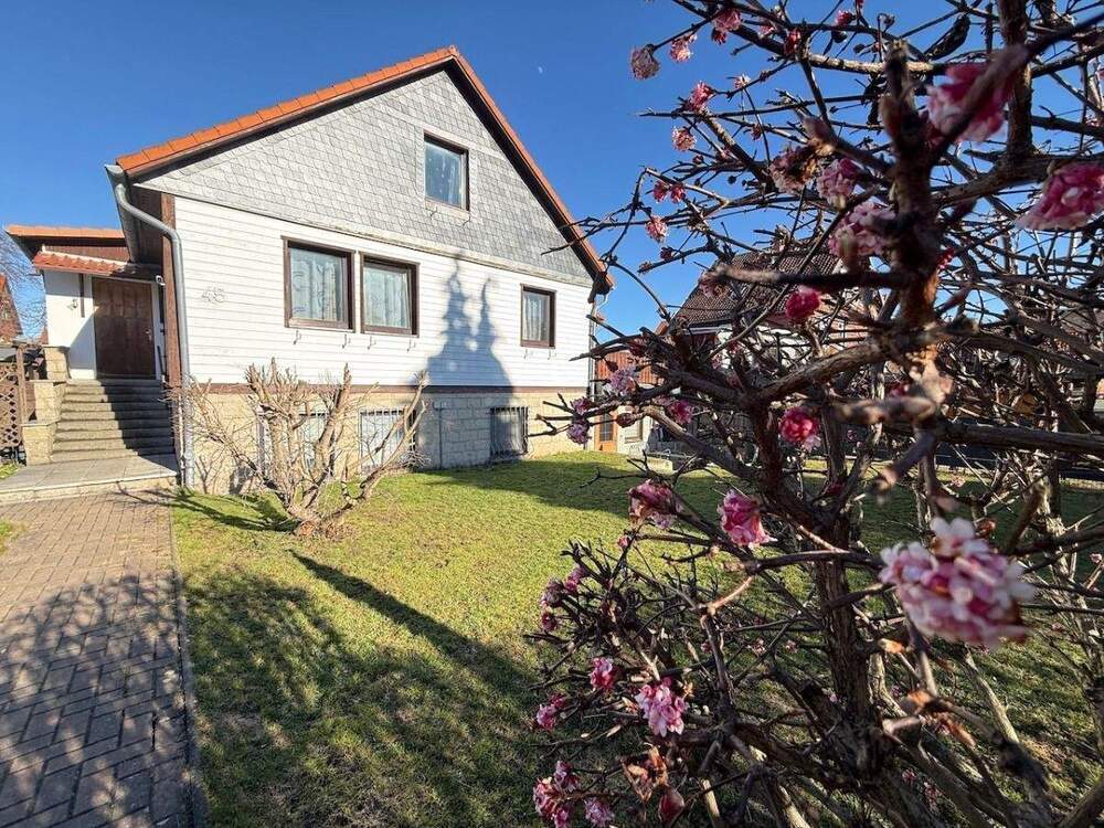 Thumbnail-Einfamilienhaus mit Einliegerwohnung und sonnigem Grundstück in Wernigerode zu verkaufen.