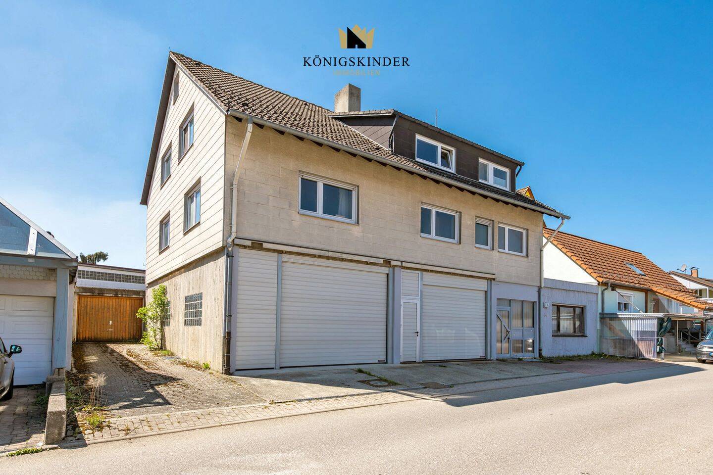 Thumbnail-Mehrfamilienhaus: Wohnen & Vermieten kombiniert (2 plus 1 Einheiten)