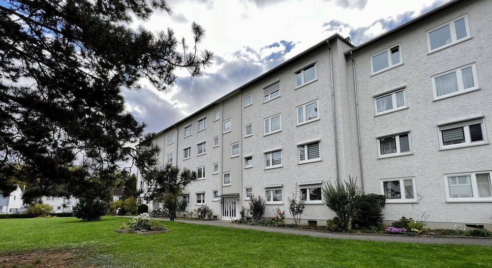 Thumbnail-Sehr gepflegte 4 Zimmer Wohnung in Raiffeisenring