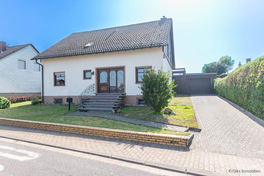 Thumbnail-Exklusives Wohnen in Berus - Charmantes Einfamilienhaus mit Garage in idyllischer Sonnenlage