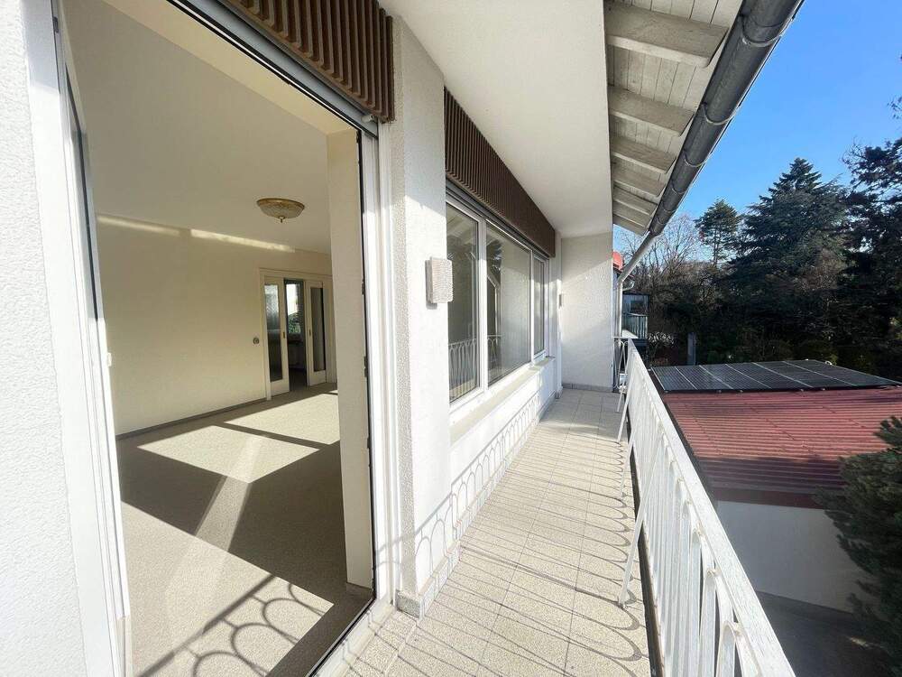 Thumbnail-Mögeldorf Farnstraße: 2-Familienhaus mit Doppel-Garage und großem Garten