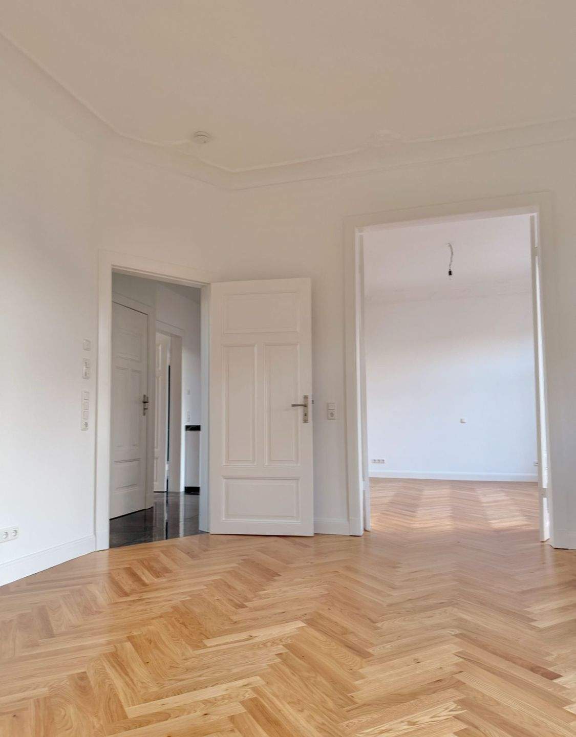 Thumbnail-- Am Pfaffenteich - Hochwertige 3-Zimmer-Wohnung mit Balkon, Einbauküche, Gäste-WC und Blick auf den Pfaffenteich