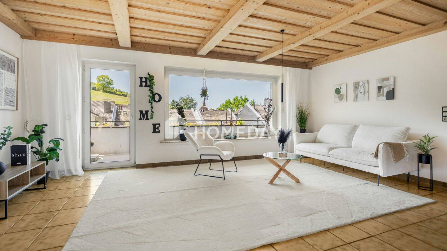 Thumbnail-Großzügiges Wohnhaus mit separatem Zugang zur Einliegerwohnung und Garten