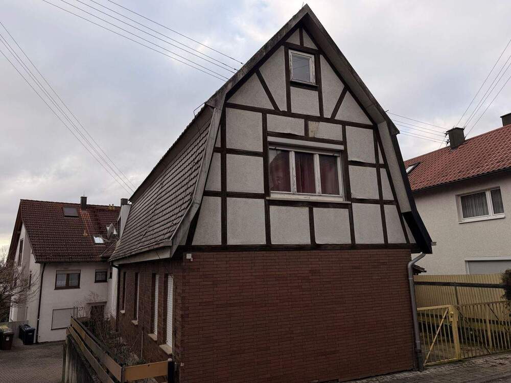 Thumbnail-Sanierungsbedürftiges Einfamilienhaus in Steinheim an der Murr