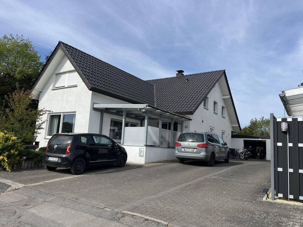 Thumbnail-Schönes großes Zweifamilienhaus in Lage Hagen