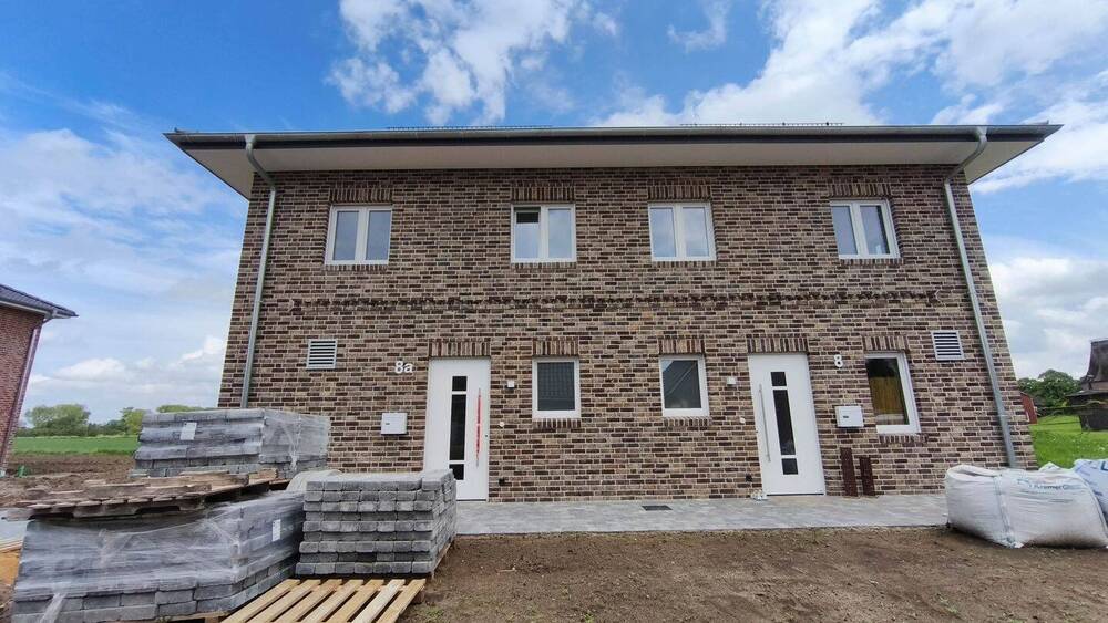 Thumbnail-Neubau - Wohnen auf dem Land: Doppelhaushälfte mit Carport und Schuppen in Seestermühe