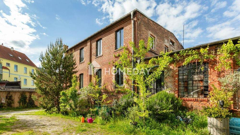 Thumbnail-3.098 m² Privat-Ensemble: 364 m² Ziegelwohnhaus, ausbaubare Industriehallen & großer Garten