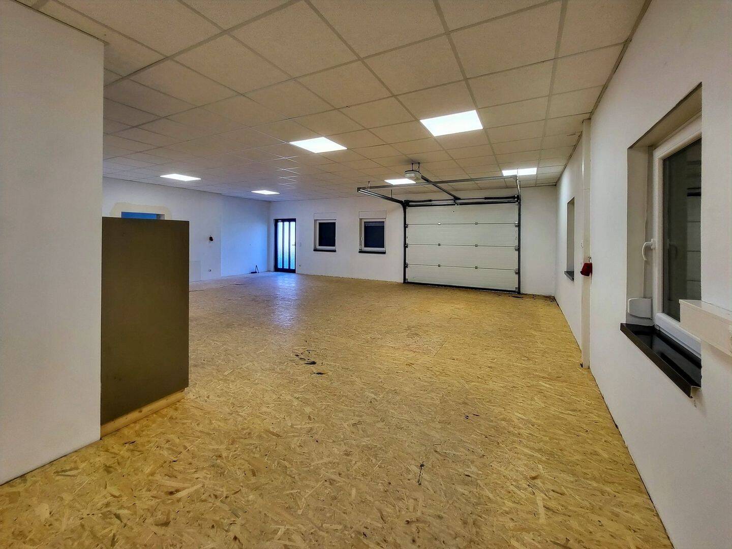 Thumbnail-Moderne Gewerbeeinheit mit Büro- und Lagerflächen