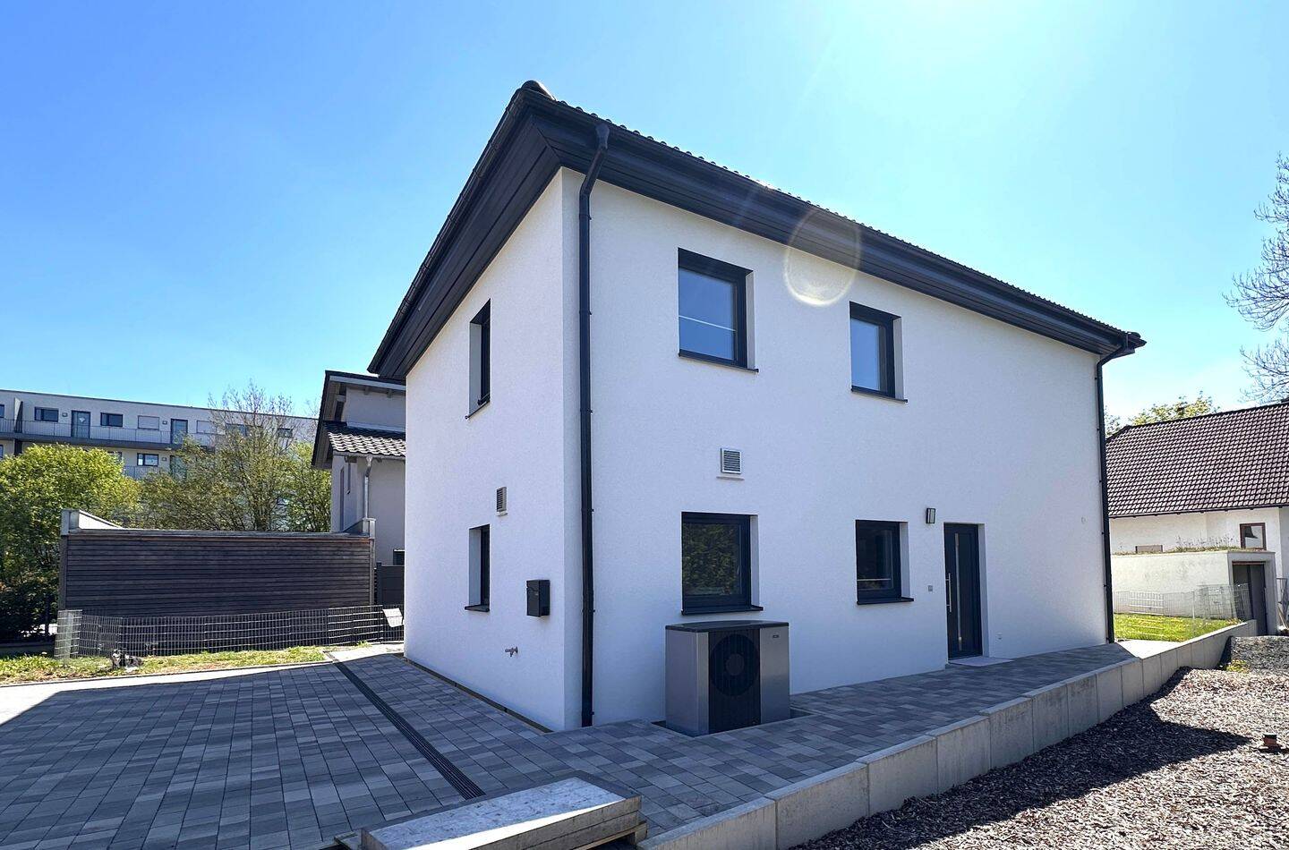 Thumbnail-Eine seltene Gelegenheit: Neuwertiges Einfamilienhaus in Coburg- modern und nachhaltig geplant
