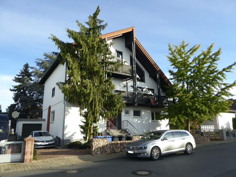 Thumbnail-PROVISIONSFREI - großes, gepflegtes Wohnhaus mit 3 geräumigen Wohneinheiten und Garten