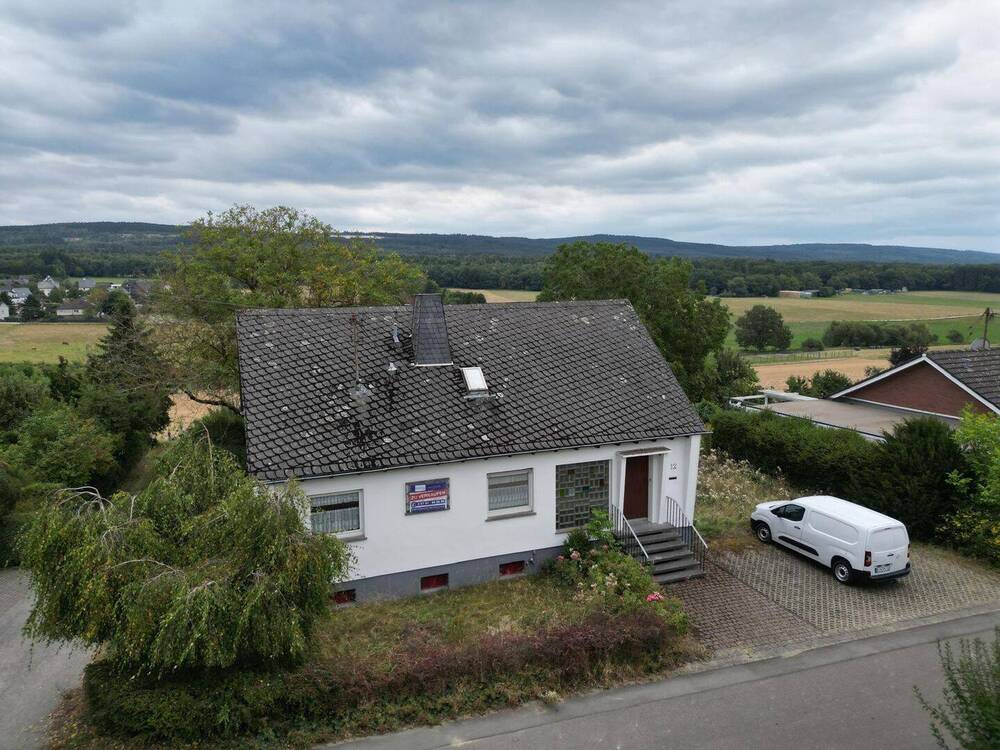 Thumbnail-Top-Gelegenheit! Einfamilienhaus mit großem Grundstück und Weitblick in Argenthal zu verkaufen.