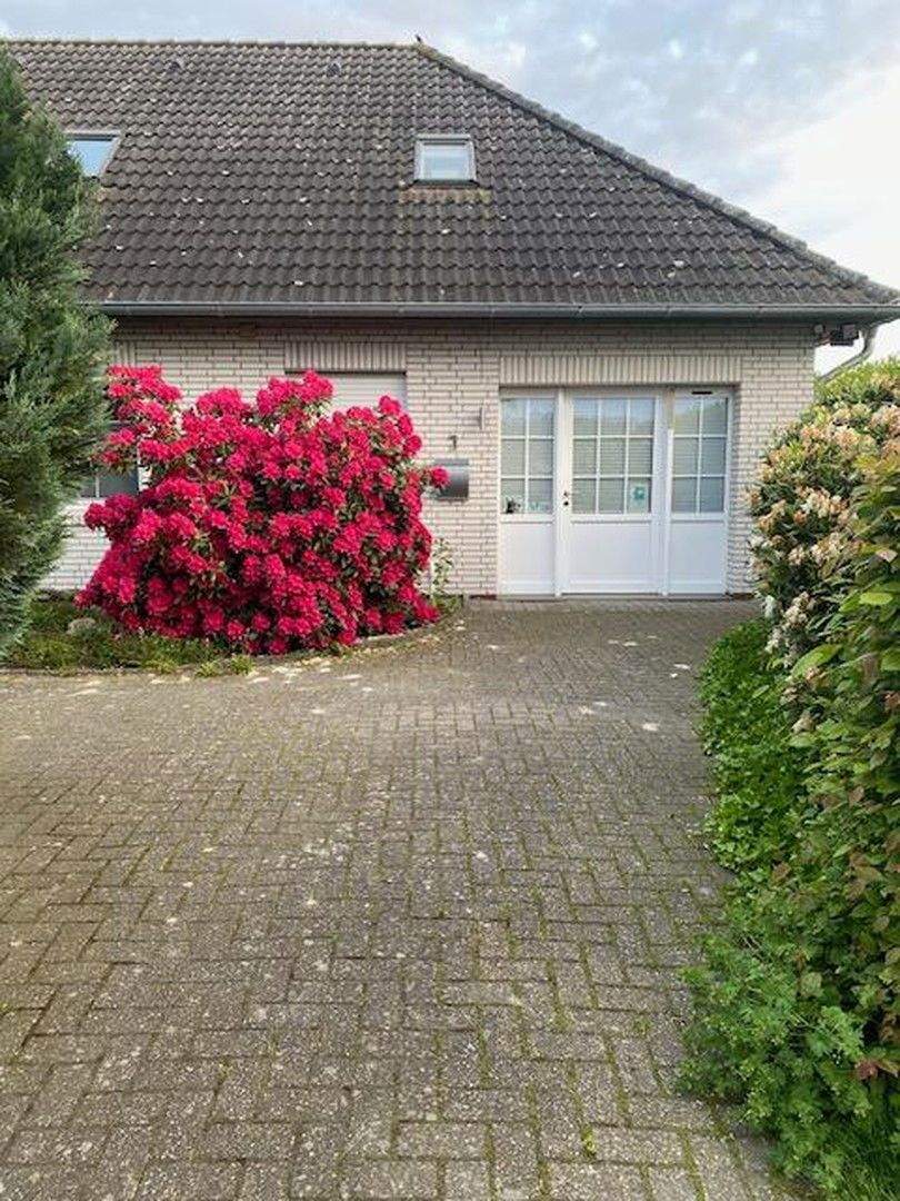 Thumbnail-Weißer Bungalow mit Einliegerwohnung