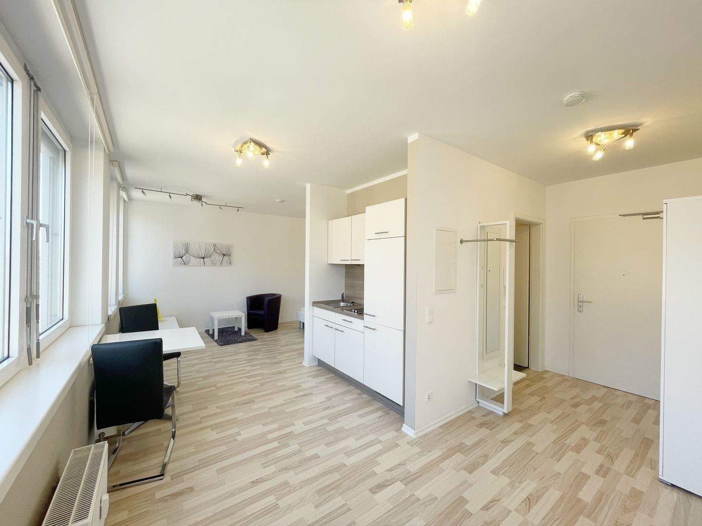 Thumbnail-1 Zi Wohnung - modern möbliert an der Stadtgrenze zur ruhigen Seitentraße gelegen