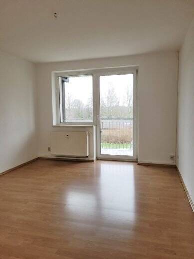 Thumbnail-helle 2-Raum-Wohnung mit Balkon und Tageslichtbad in ruhiger Lage