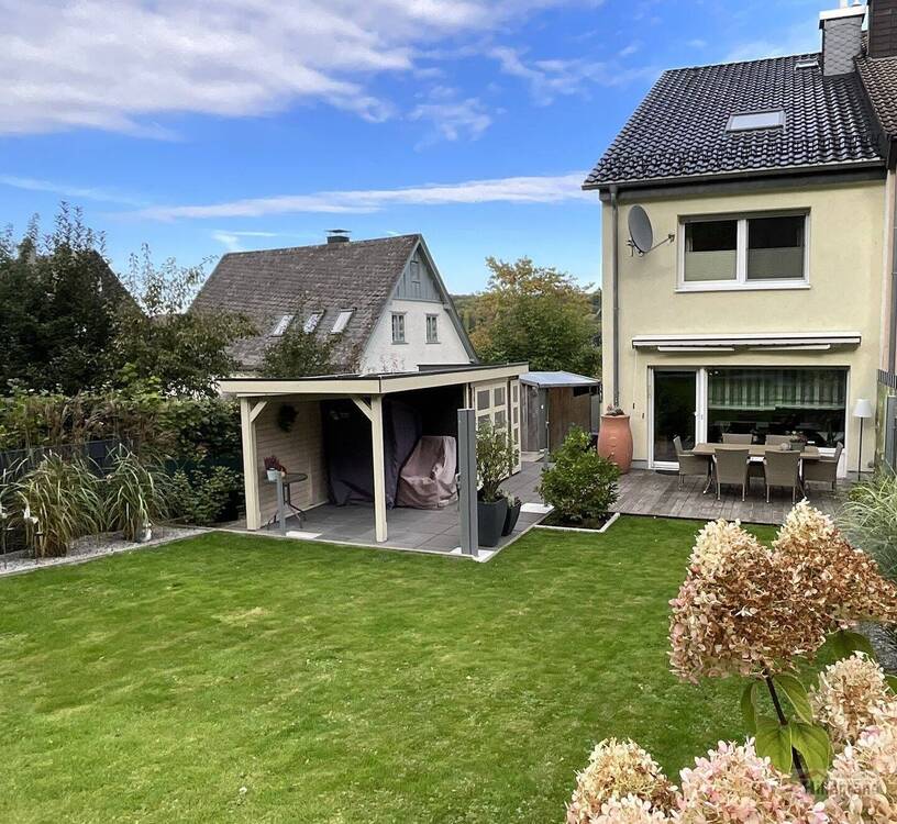 Thumbnail-Familienidylle am Waldrand - modern saniertes Eck-Wohnhaus in bester Lage von Brilon