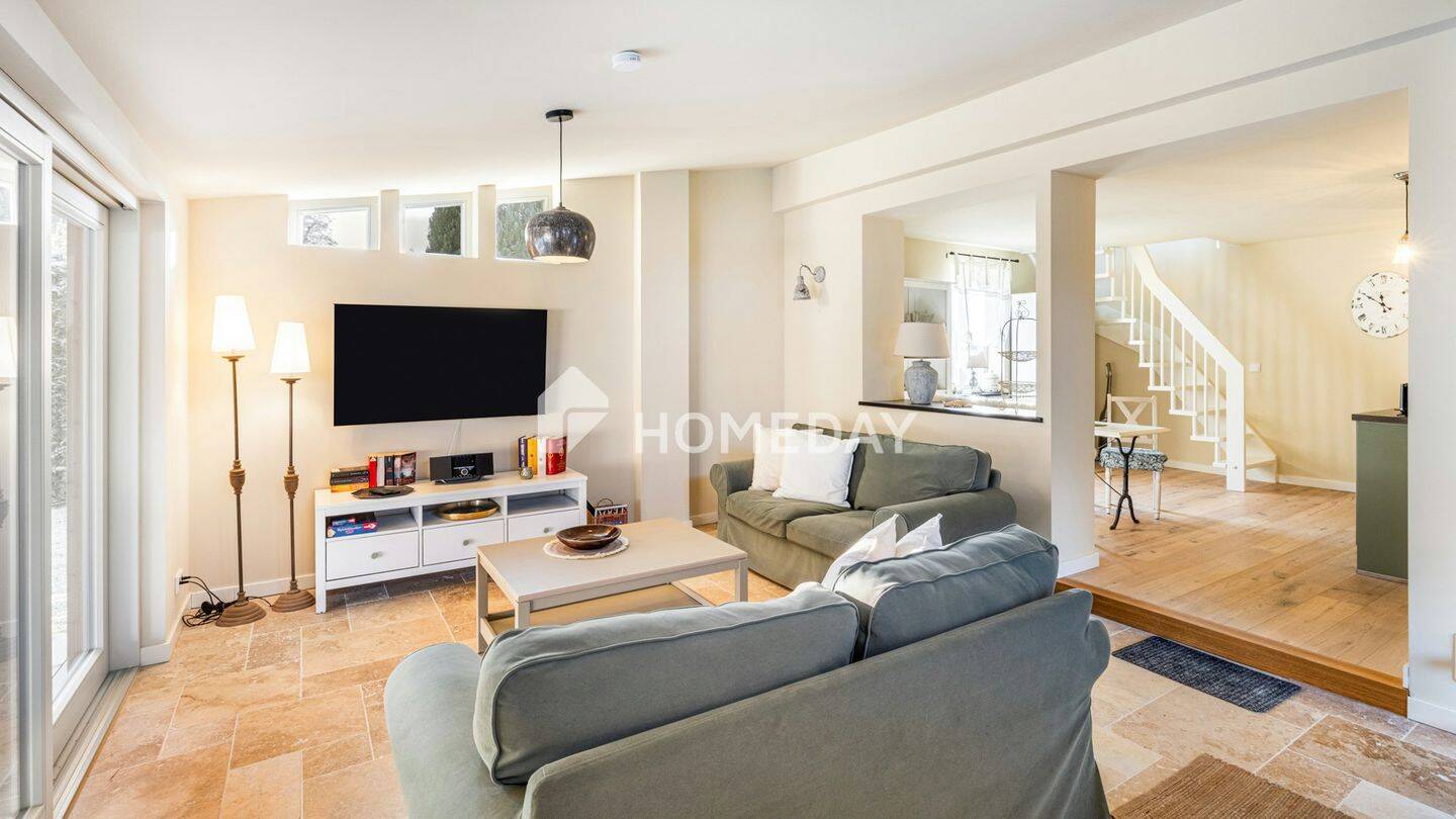 Thumbnail-Ca. 40.000 Euro jährlich: 3 WE - 1 fest vermietet, 2 Ferienwohnungen - mit Tennisplatz und See