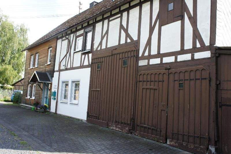Thumbnail-** GROSSES FACHWERKHAUS AUS DEM 19. JAHRHUNDERT BEI HACHENBURG**