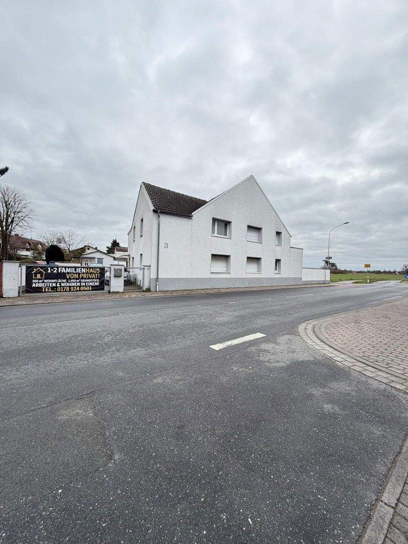 Thumbnail-1-2-Familienhaus mit ca.300 m² Wfl.auf großzügigem 1.050-m²-Grundstück-ideal für Wohnen und Arbeiten