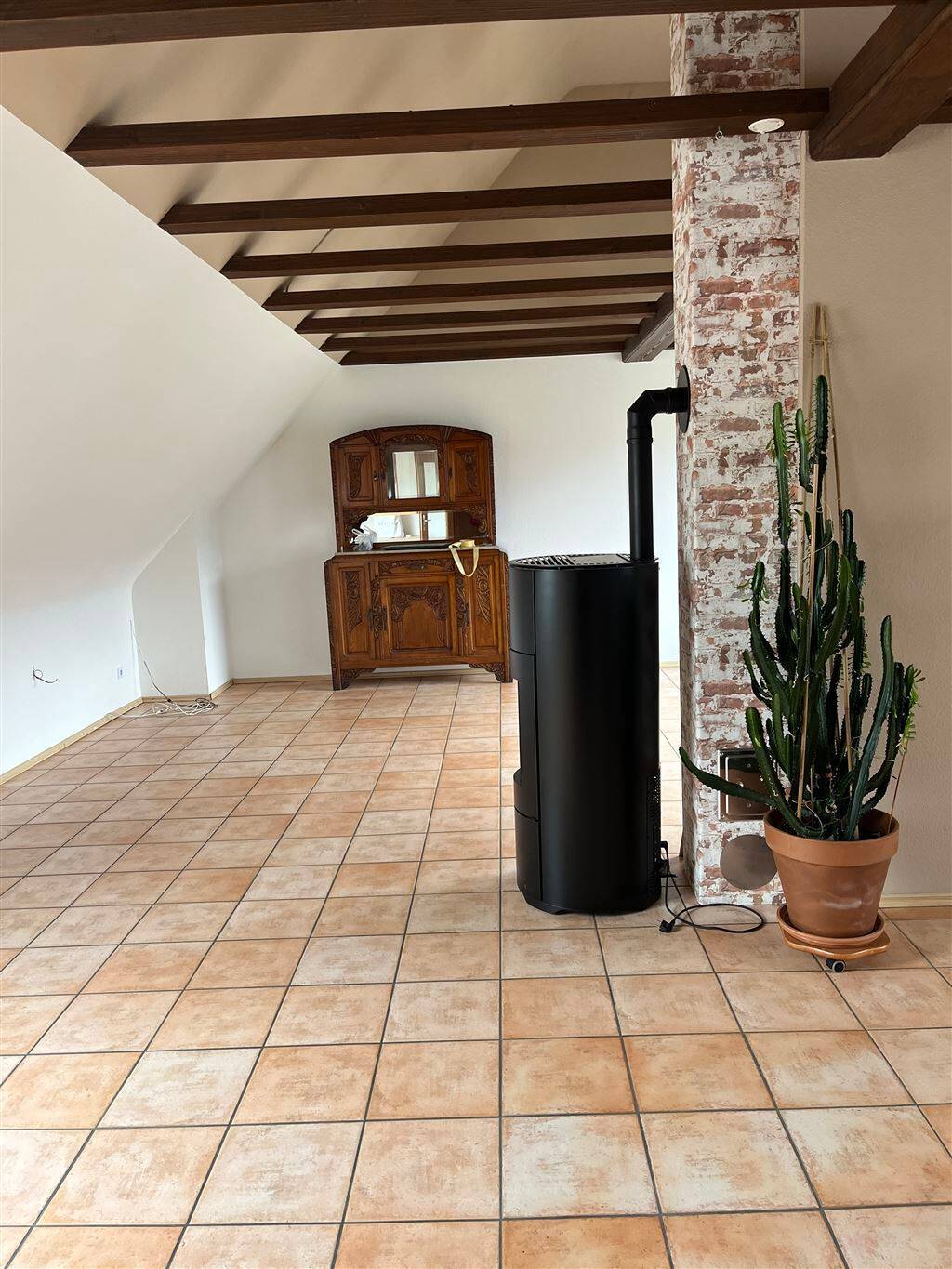 Thumbnail-Hoch über den Dächern - Charmante Dachgeschosswohnung mit Komfort und Weitblick im Grünen