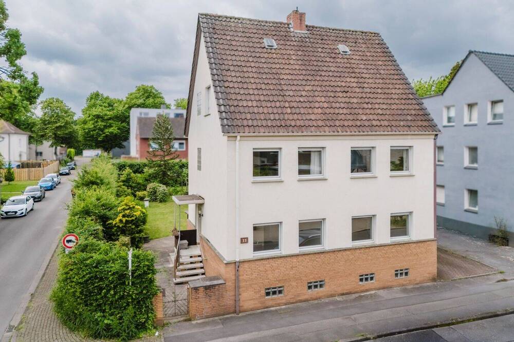 Thumbnail-Wohnen, Vermieten, Bauen: Großes Haus mit teilbaren Flurstücken