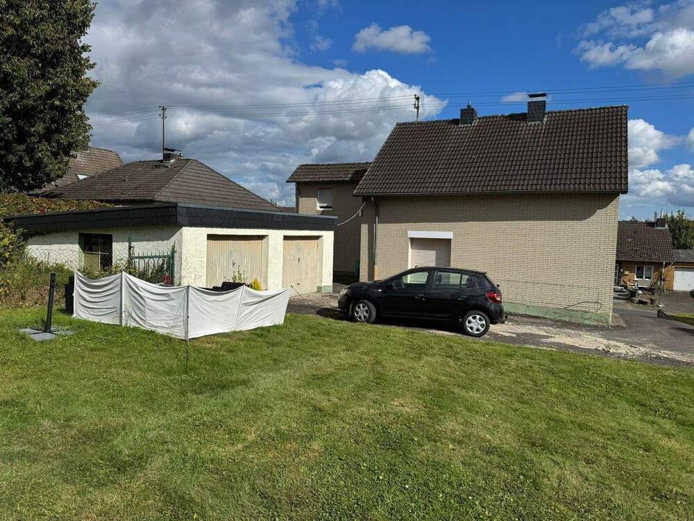 Thumbnail-2-Familienhaus mit großem Grundstück in naturverbundener Ortsrandlage von Königswinter-Eudenbach