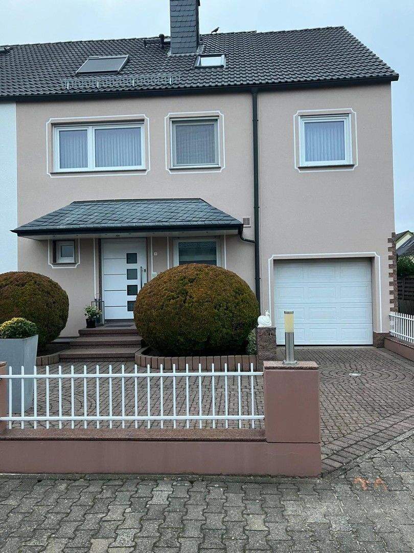 Thumbnail-Exklusive top renovierte DHH