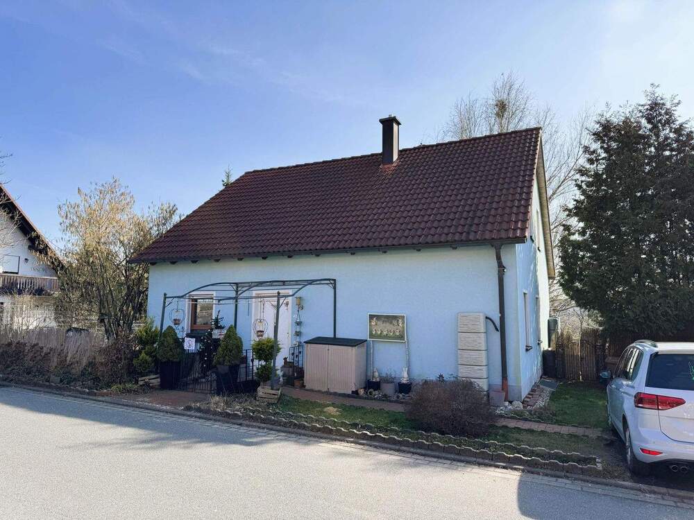 Thumbnail-Freistehendes Einfamilienhaus mit großem Garten in Burghaslach